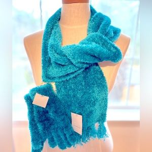 Liz Claiborne NWT Turquoise Scarf & Gloves SALE